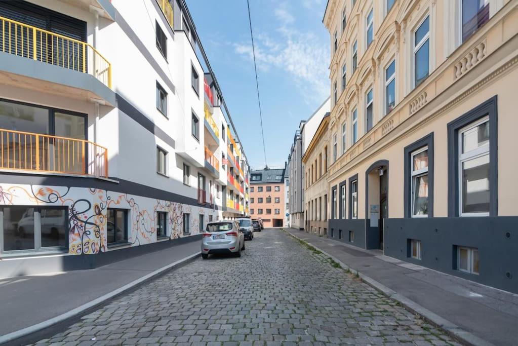 Neu Und Hell In Zentraler Ruhelage Mit Parkplatz Apartment Vienna Luaran gambar