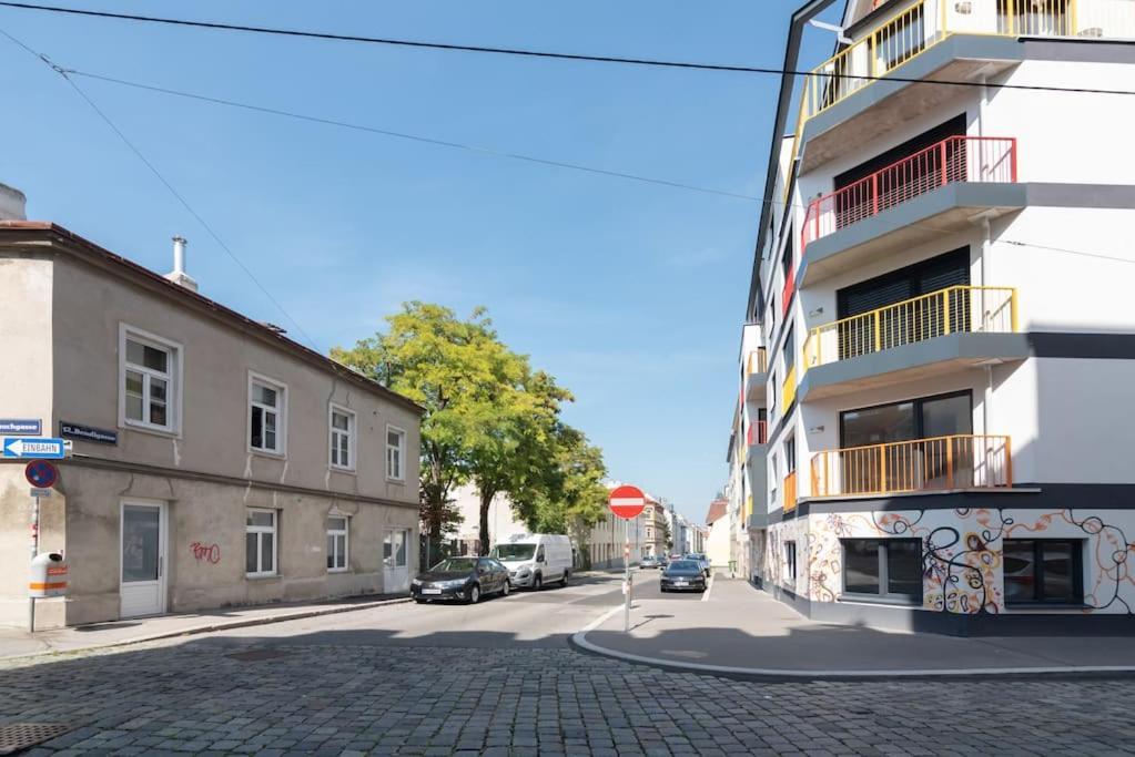 Neu Und Hell In Zentraler Ruhelage Mit Parkplatz Apartment Vienna Luaran gambar