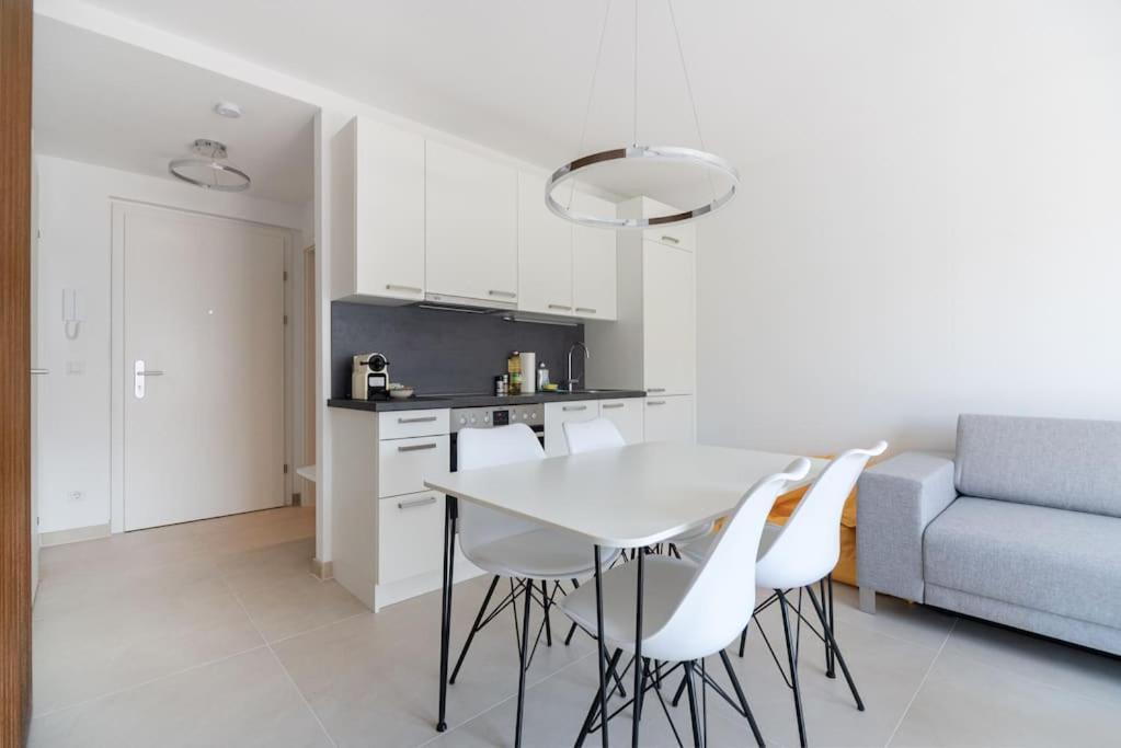 Neu Und Hell In Zentraler Ruhelage Mit Parkplatz Apartment Vienna Luaran gambar