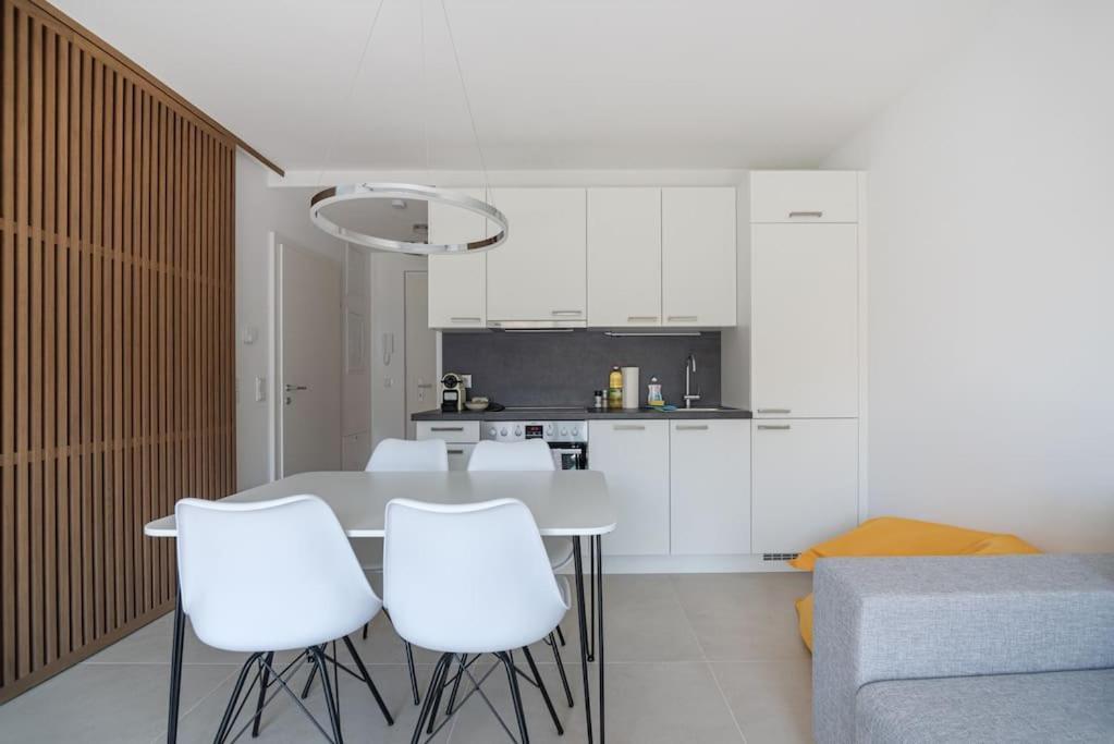 Neu Und Hell In Zentraler Ruhelage Mit Parkplatz Apartment Vienna Luaran gambar