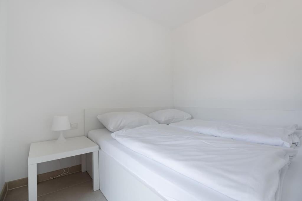 Neu Und Hell In Zentraler Ruhelage Mit Parkplatz Apartment Vienna Luaran gambar
