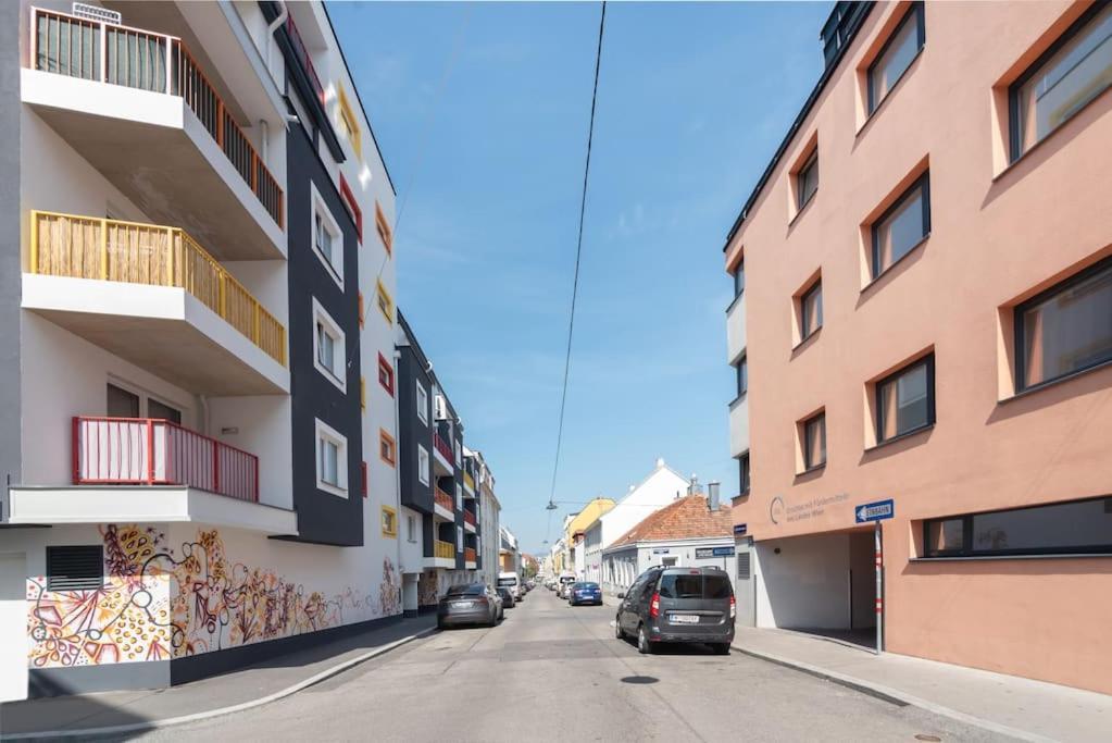 Neu Und Hell In Zentraler Ruhelage Mit Parkplatz Apartment Vienna Luaran gambar