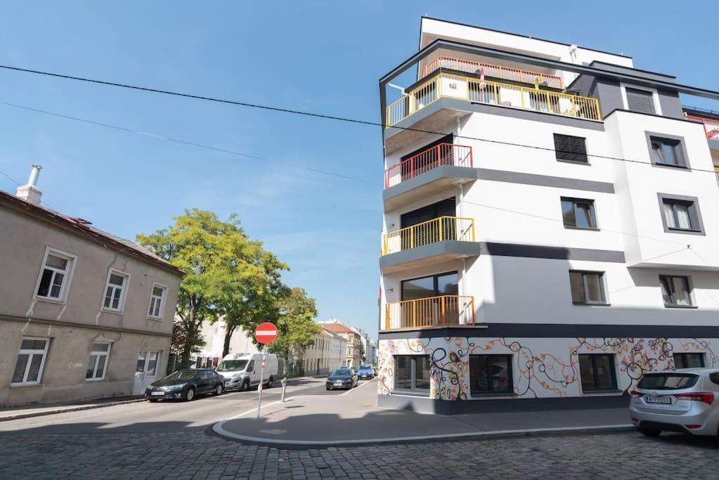 Neu Und Hell In Zentraler Ruhelage Mit Parkplatz Apartment Vienna Luaran gambar