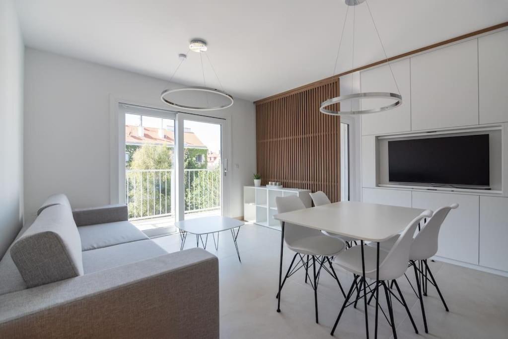 Neu Und Hell In Zentraler Ruhelage Mit Parkplatz Apartment Vienna Luaran gambar