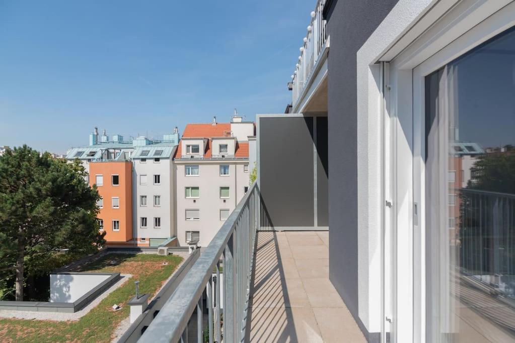 Neu Und Hell In Zentraler Ruhelage Mit Parkplatz Apartment Vienna Luaran gambar